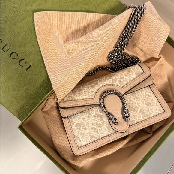 Gucci Beige Crossbody Bag with Chain Strap - Picture 1 of 9